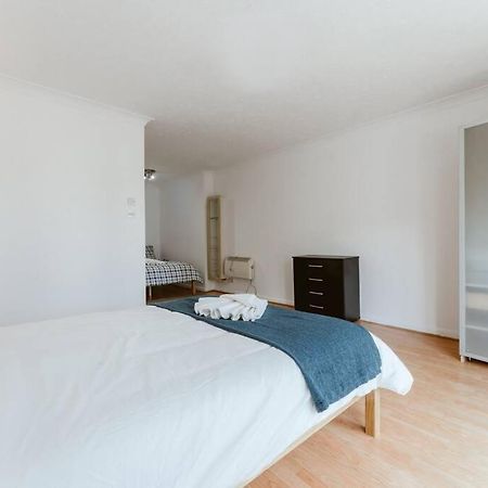 Up To 4 People, Room In A Share House Next To London Bridge Exterior foto